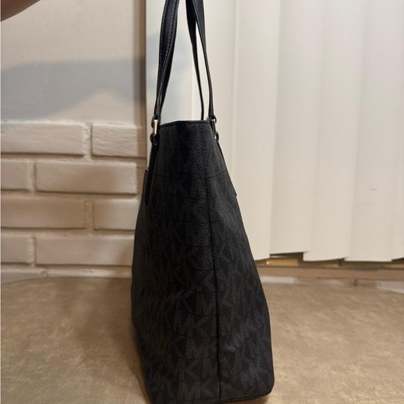 Michael Kors Large Morgan Tote Bag With MK Monogram - Picture 4 of 9